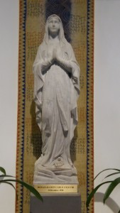 25 ottobre 2015 Santuario Beato Carlo Gnocchi.  Statura della Madonna  alla quale sono dedicate tutte le Case della Sua Opera