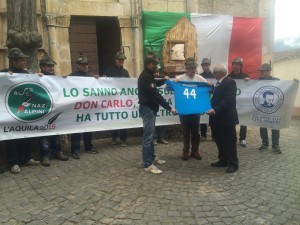16 maggio 2015.Palmiro guida gli Alpini del CPFUX a Collefracido 
